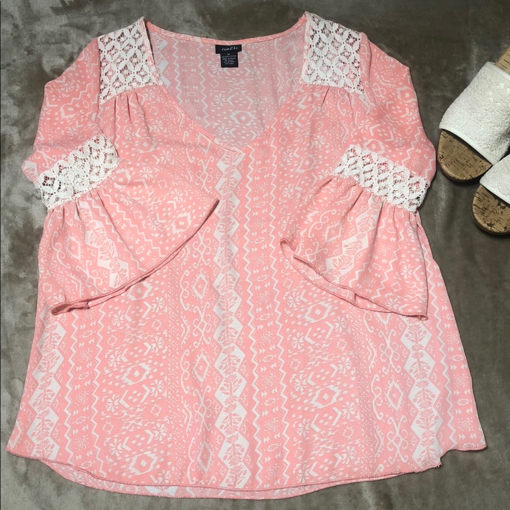 Rue21 Peach & Cream Blouse